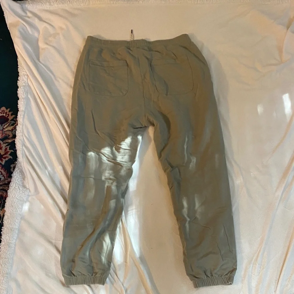 Vuori Women’s Jogger Pants - Gray - Picture 4 of 4